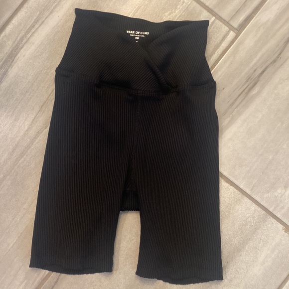 Year of Ours Ribbed biker short - Picture 1 of 3